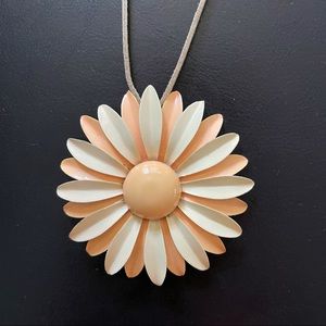 Vintage cream and peach necklace / brooch